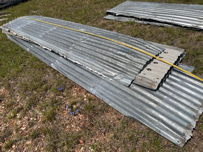 Lote de 5 Chapas Metálicas Onduladas para Construcción