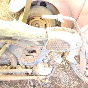 Moto Suzuki 50 MC Antigua de los Años 60 para Restaurar - imagen 11