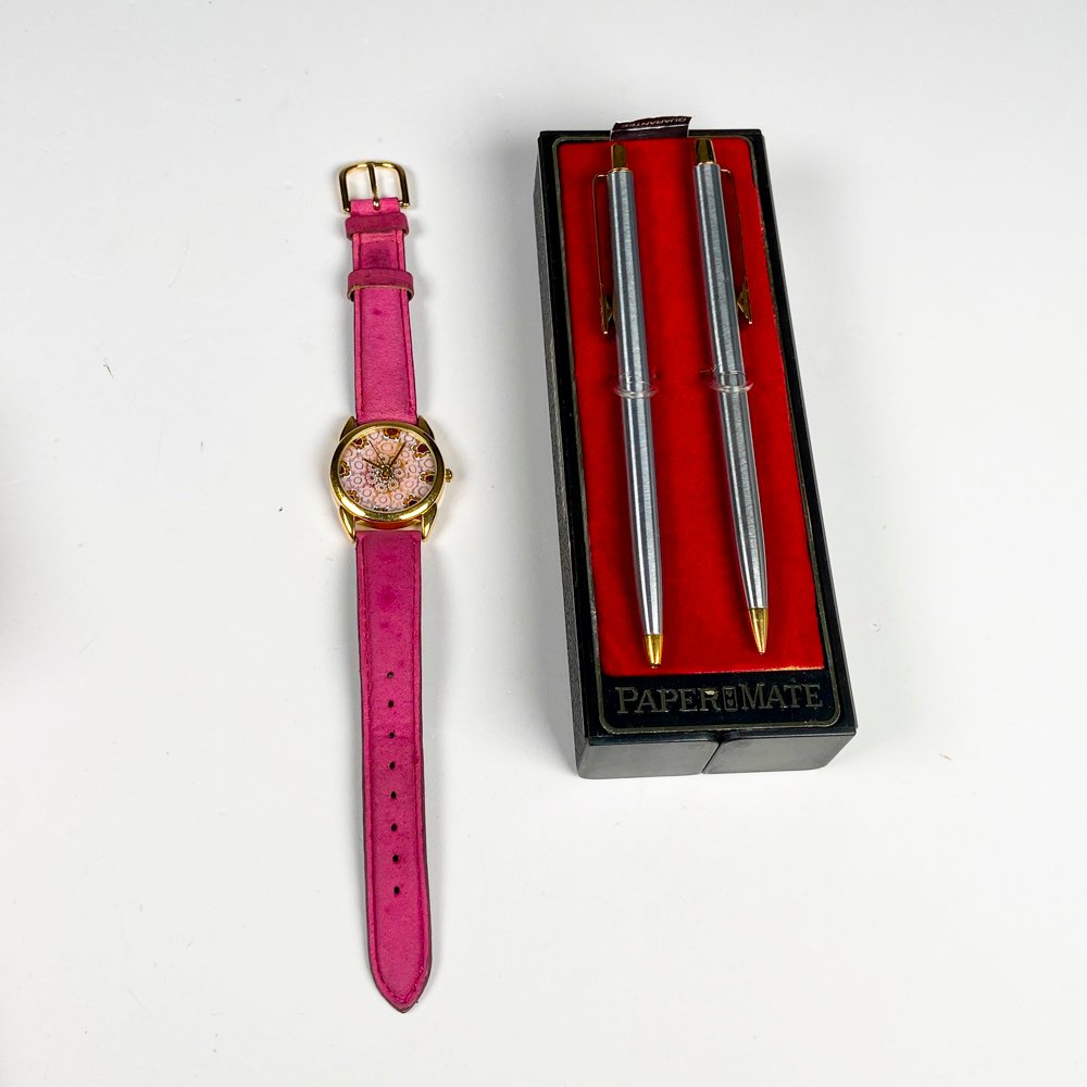 Lote siguiente: Juego de lapiceras biromes Parker y reloj pulsera dama