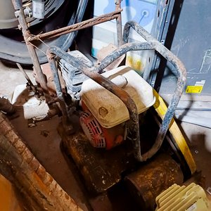 Cabezal Compresor y Vibrador de Hormigón a Nafta con Manguera - imagen 6