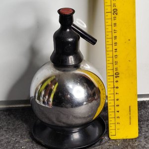 Sifón Antiguo Redondo Cromado con Base Negra - imagen 1