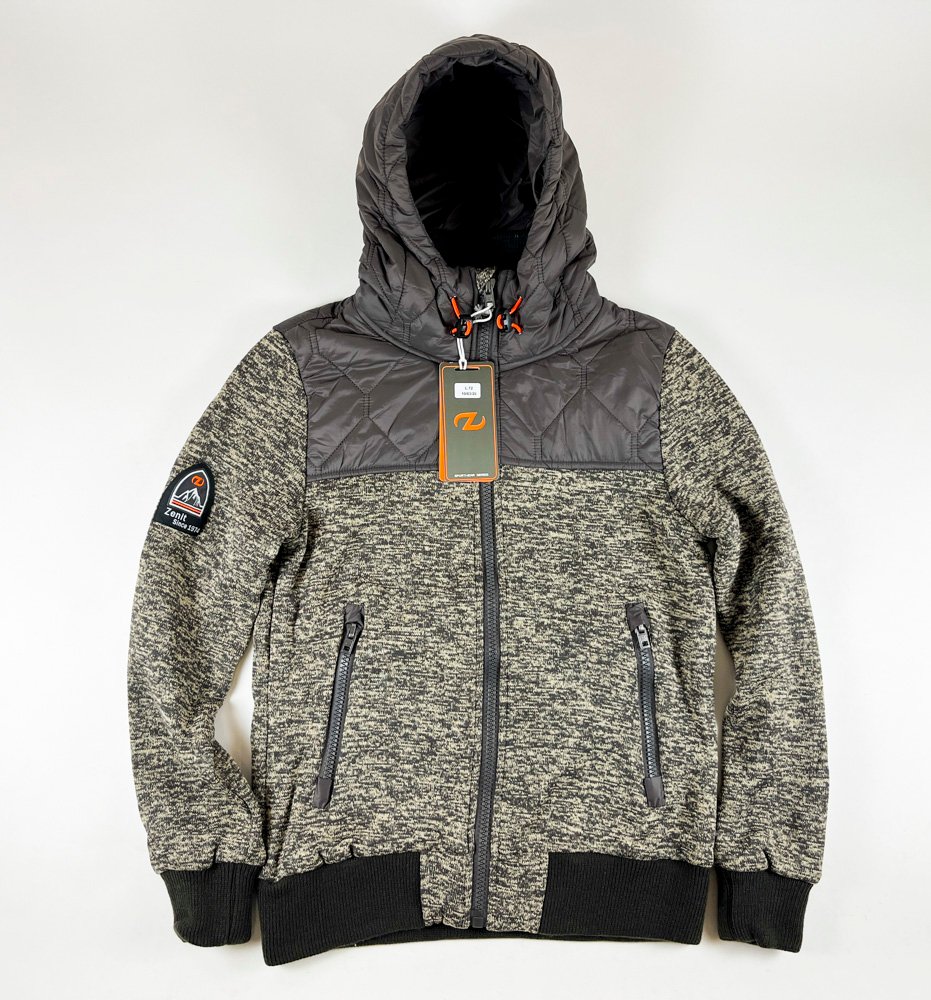 Lote anterior: Campera Zenit de punto con mangas de hilo, con capucha