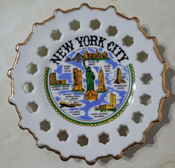 Platillo Vintage Porcelana Calada "New York City" con Monumentos Emblemáticos