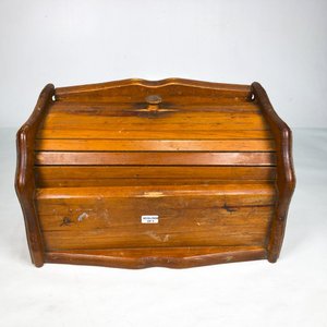 Lote siguiente: Panera de Madera con Tapa Abatible
