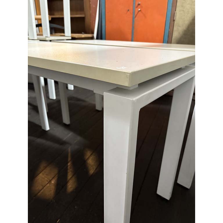 Item 2104705 - Image 1