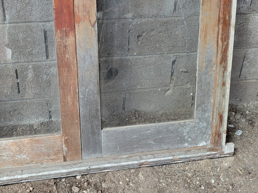 Ventana de madera con tres hojas batientes y marco - imagen 7