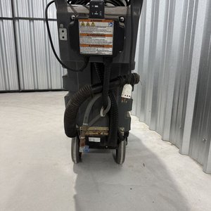 Máquina Industrial para Limpieza de Alfombras y Tapizados Tennant - imagen 5