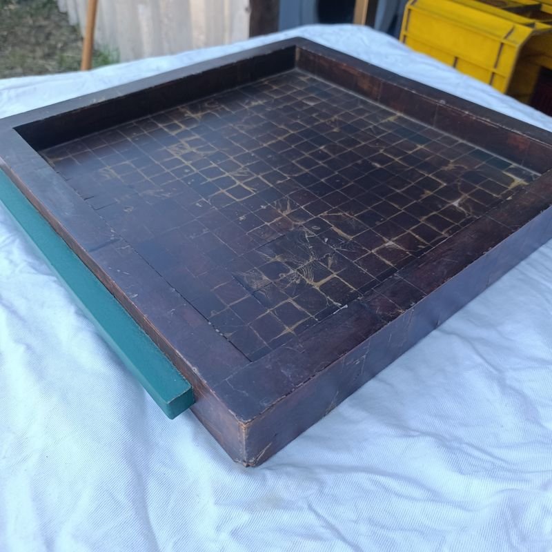 Lote siguiente: Bandejas de madera con revestimiento tipo mosaico en coco