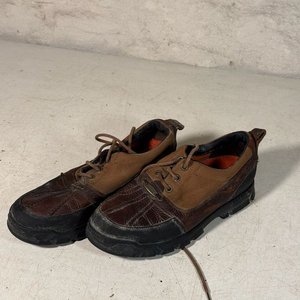 Par de Zapatos de Cuero Marrones y Beige - imagen 1
