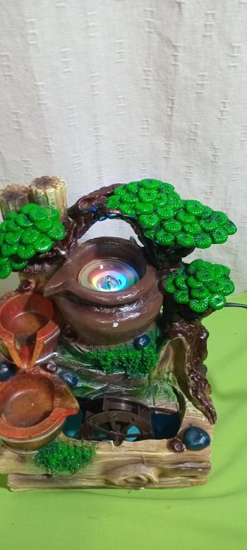 Fuente cascada de agua con luces para decoración - imagen 2