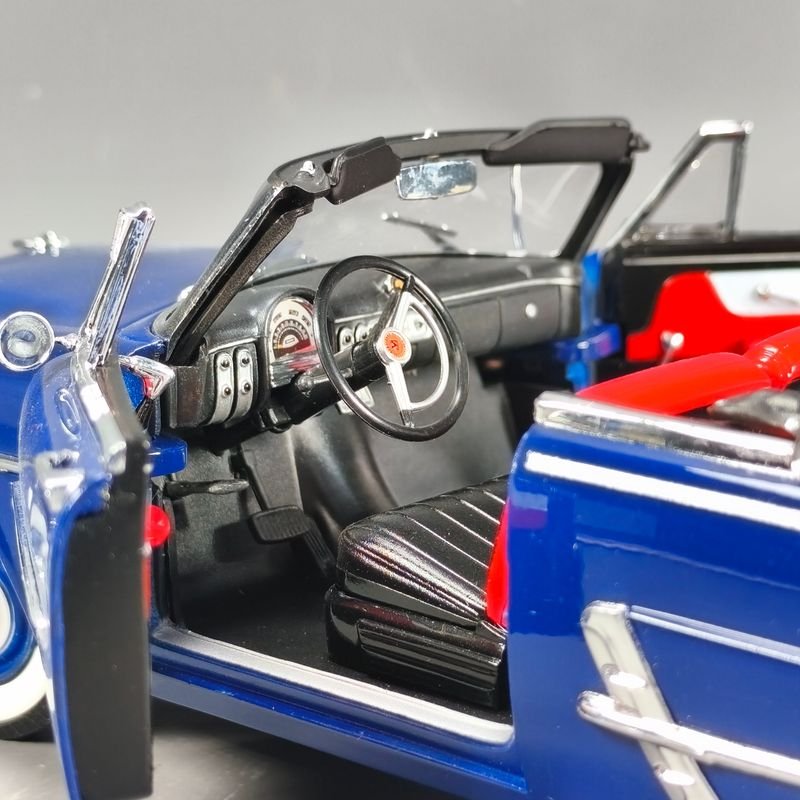 1953 Ford Crestline Sunliner Die-Cast Modelo en Escala 1:18 - imagen 7