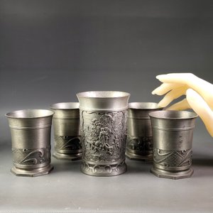 Conjunto de 5 Vasos de Peltre con Decoración Relieve y Escenas Costumbristas - imagen 3