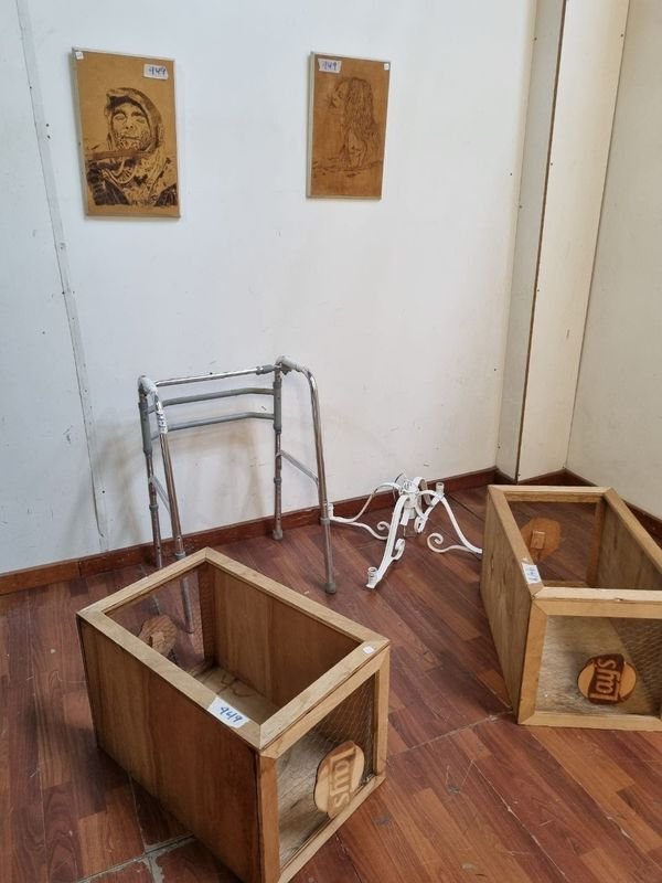 Colección de objetos antiguos y muebles - imagen 2