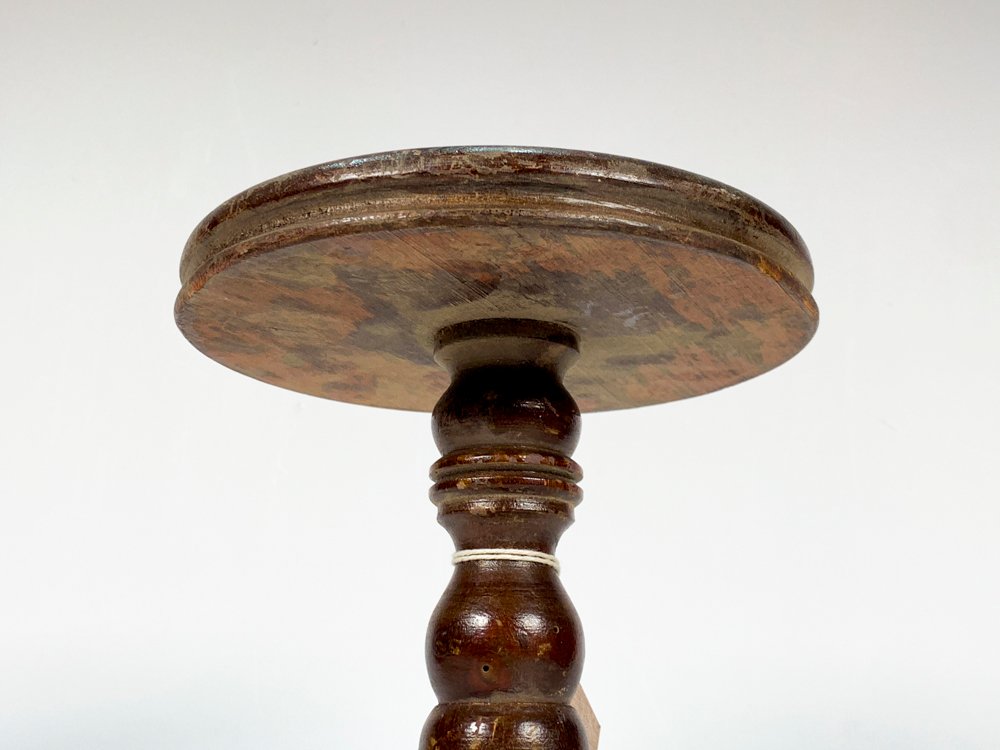 Mesa de madera para niños con tapa circular y tres patas - imagen 3