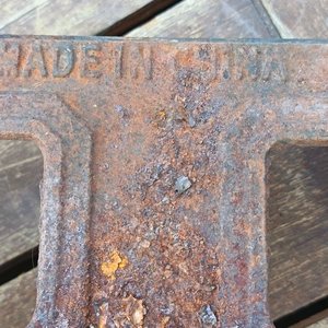 Anafe a gas de dos quemadores, estructura de Metal Con Detalles de Oxidación. Falta una Pata. - imagen 6