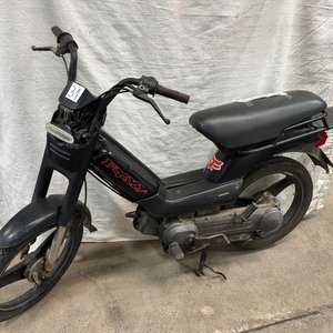 Lote anterior: Motoneta Peugeot Fox Negra - Documentación al Día