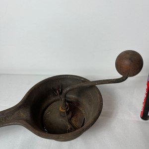 Molinillo de Legumbres Antiguo de Hierro Fundido - imagen 2