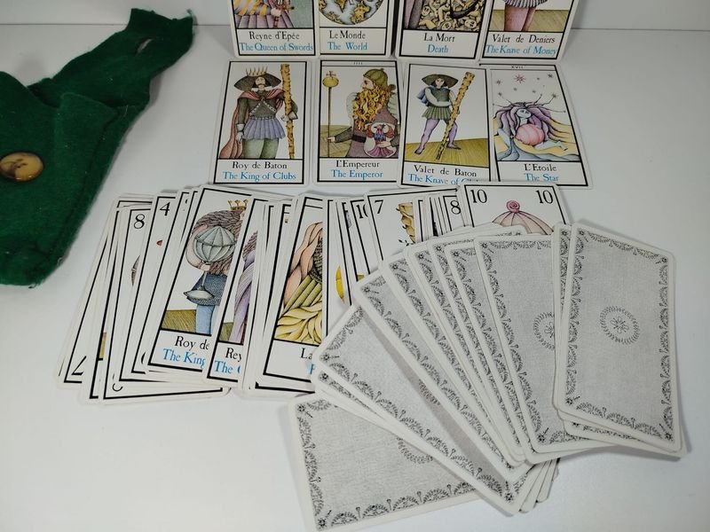 Lote siguiente: Mazo completo de cartas para astrología Tarot