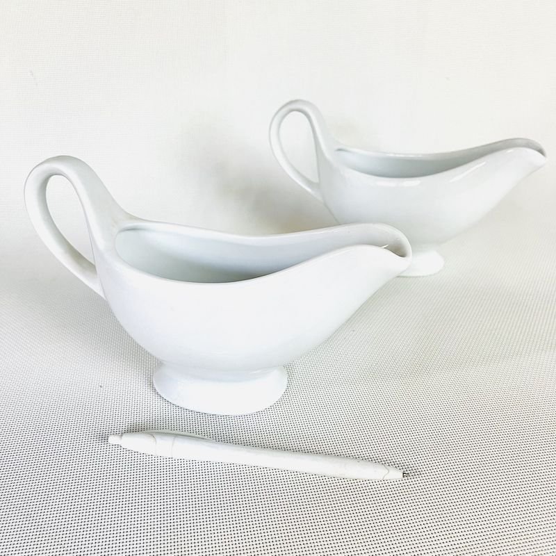 Dos salseras de porcelana blancas de excelente condición - imagen 2