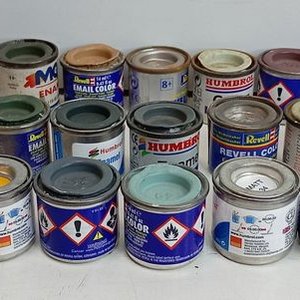 Lote de más de 20 latitas de pintura esmalte Humbrol, Revell y Molak - imagen 1