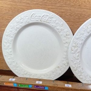 Lote de 3 Platos Coca-Cola Coleccionables Blancos - imagen 4