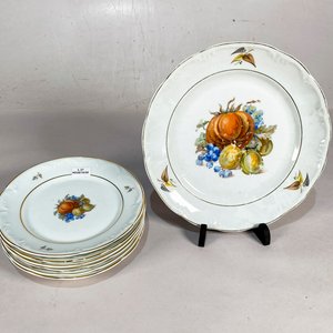 Lote siguiente: Fuente y Seis Platos de Postre en Porcelana Brasileña "Calabazas"