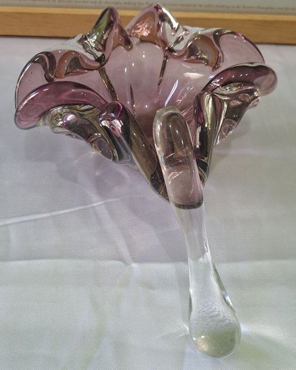 Adorno en Cristal Murano con Diseño Ondulado y Color Resaltante - imagen 3