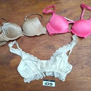 Conjunto Íntimo Femenino: Corpiños y Bombachas de Terciopelo y Encaje - imagen 4