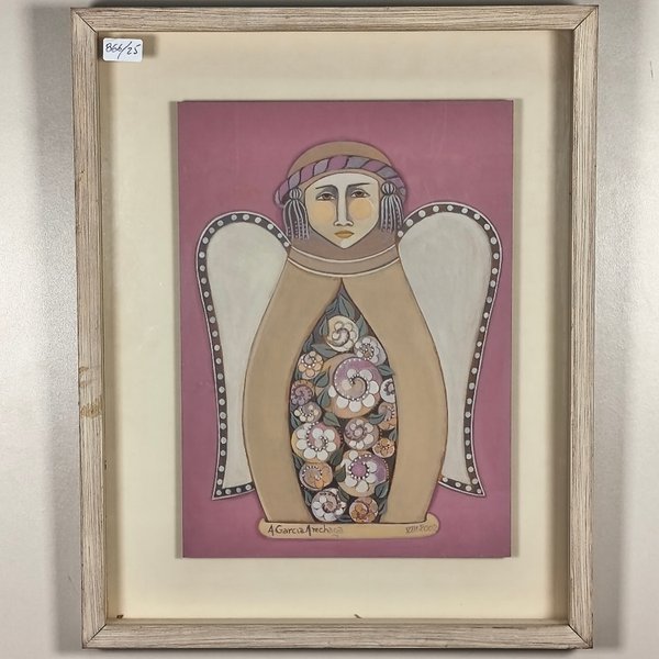 Obra "Mamushka alada" de Alicia García Arechaga, acrílico sobre fibra con marco vitrina - imagen 1