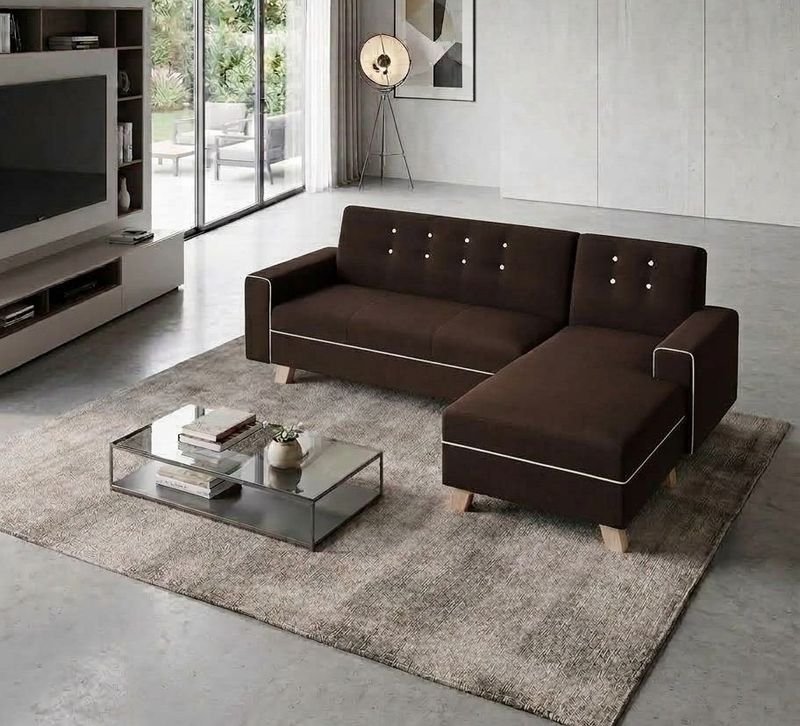Sofá Chaise Longue Marrón con Detalles Blancos