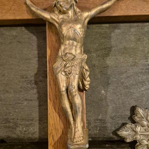 Antiguo Crucifijo Barroco de Bronce y Madera Noble - imagen 3