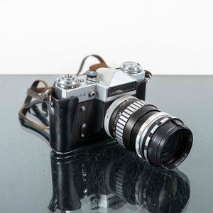 Lote siguiente: Cámara Fotográfica Zenit E con Lente Spiral-Tone