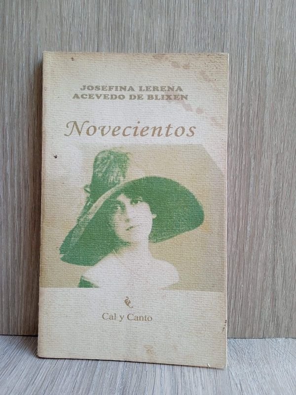 Lote siguiente: Libro de Josefina Acevedo de Blixen: 'Novecientos'