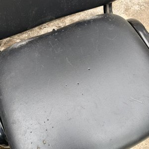 Par de Sillas de Oficina con Asiento y Respaldo de Pantazote Negro - imagen 4