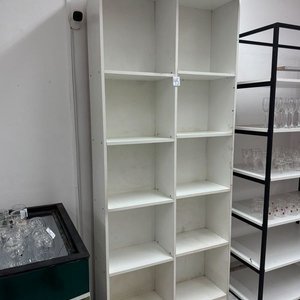 Estantería Vertical Blanca con Reparticiones y Luces - imagen 3