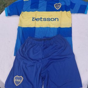 Conjunto Infantil de Boca Juniors: Camiseta y Short - imagen 1