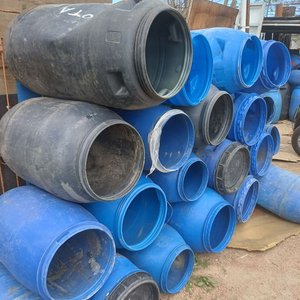 Lote de 5 Tanques Plásticos Usados con Tapa - imagen 2