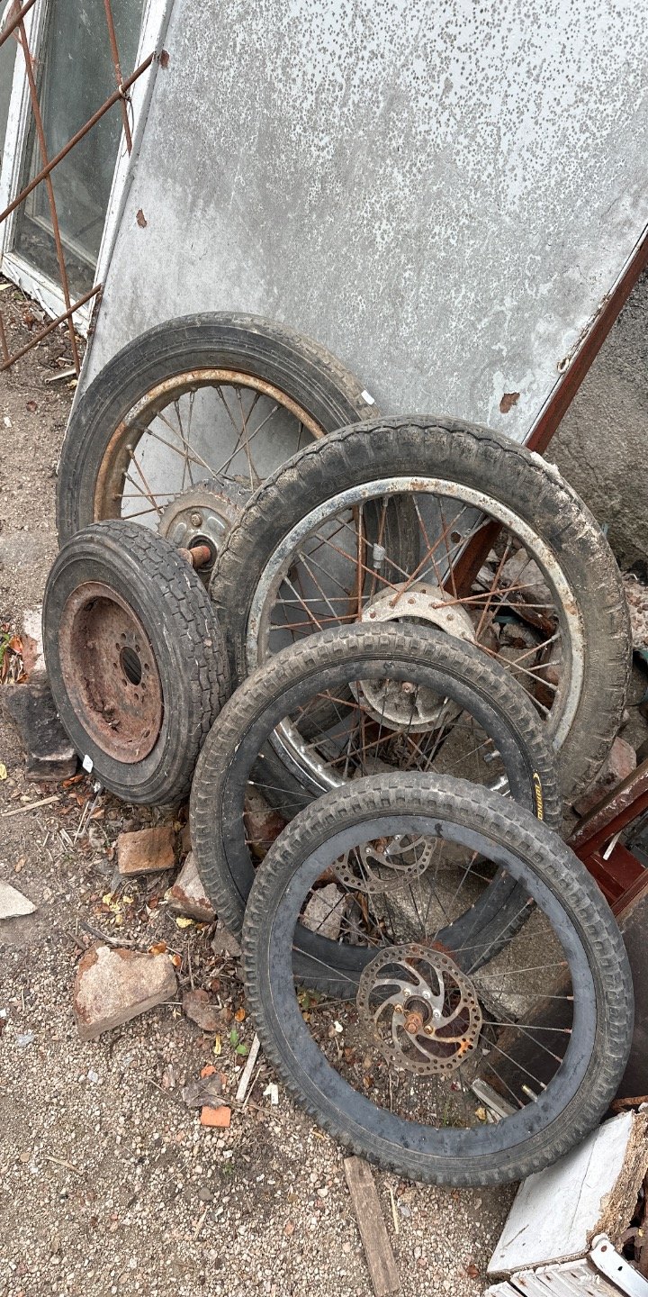 Lote de Ruedas Varias para Bicicletas y Motos
