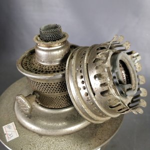 Base de Lámpara a Queroseno Antigua Marca James - imagen 7