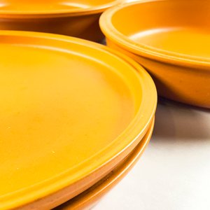 Juego de 4 Fuentes Circulares de Cerámica Color Ocre - imagen 3