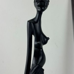 Talla Africana Estilizada de Ébano: Dama Elegante - imagen 2