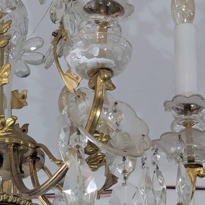 Araña de Bronce y Cristal con Diseño Floral y 6 Luces - imagen 7