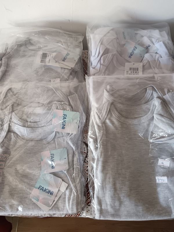 Ropa para bebés, lote de bodies cortas - imagen 2