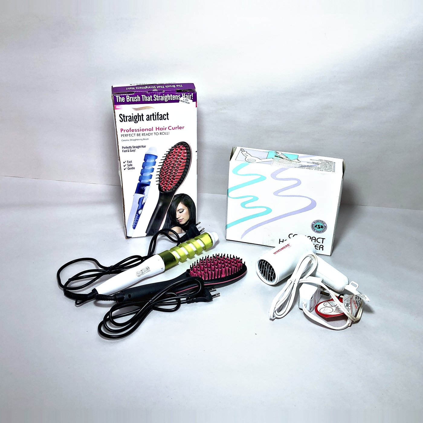 Lote de 3 Artefactos para el Cabello: Rizador, Cepillo Alisador y Secador Windmere