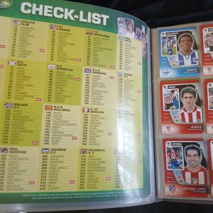 Archivador Panini Derby Total 2005/06 con Tarjetas Coleccionables de La Liga Española - imagen 2