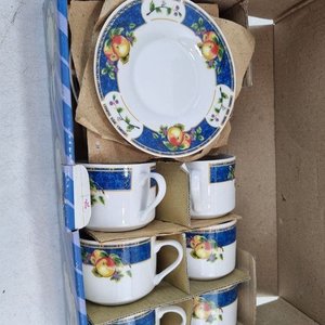L 010 - Set De 12 Piezas - Coqueto juego de cafe para doce servicios en fina porcelana con delicado diseño de frutas y guarda en azul, ideal para la sobremesa (Made In China) - imagen 4