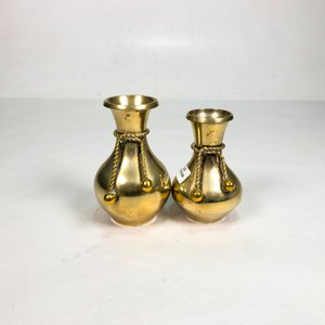 Lote siguiente: Dos Floreros Metálicos Bronceados VOLFF Sheffield Collection