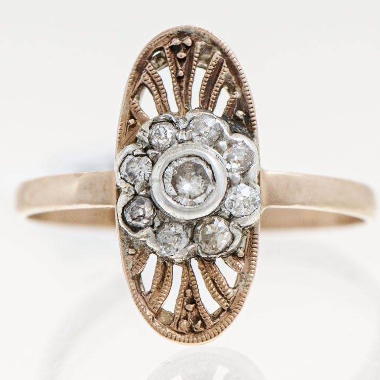 Lote siguiente: Anillo de Oro con Brillantes