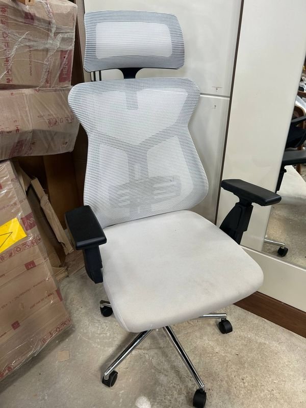 Lote siguiente: Silla de Oficina para Liquidación Comercial