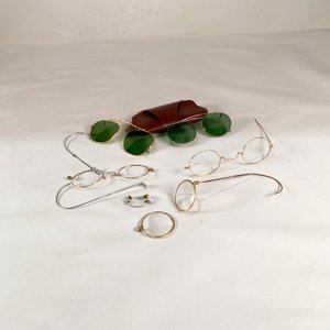 Lote siguiente: Lote de Armazones, Lentes y Estuches Vintage